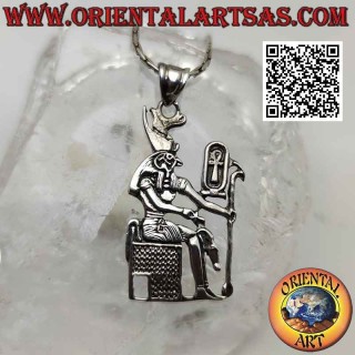 Pendentif en argent, le dieu égyptien Horus assis sur le trône