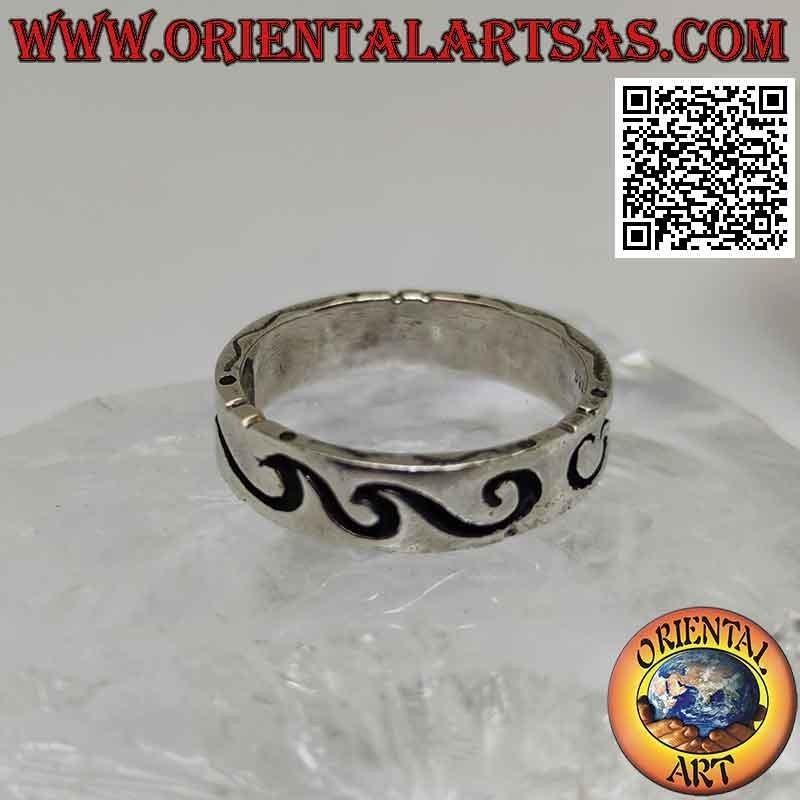 Silberner Bandring mit tiefer Maori-Gravur
