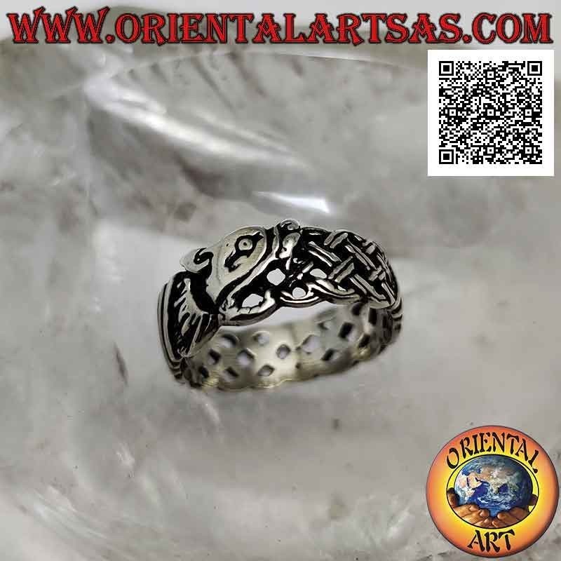 Bague en argent avec bande travaillée, tissage celtique ajouré avec jonction tête de loup