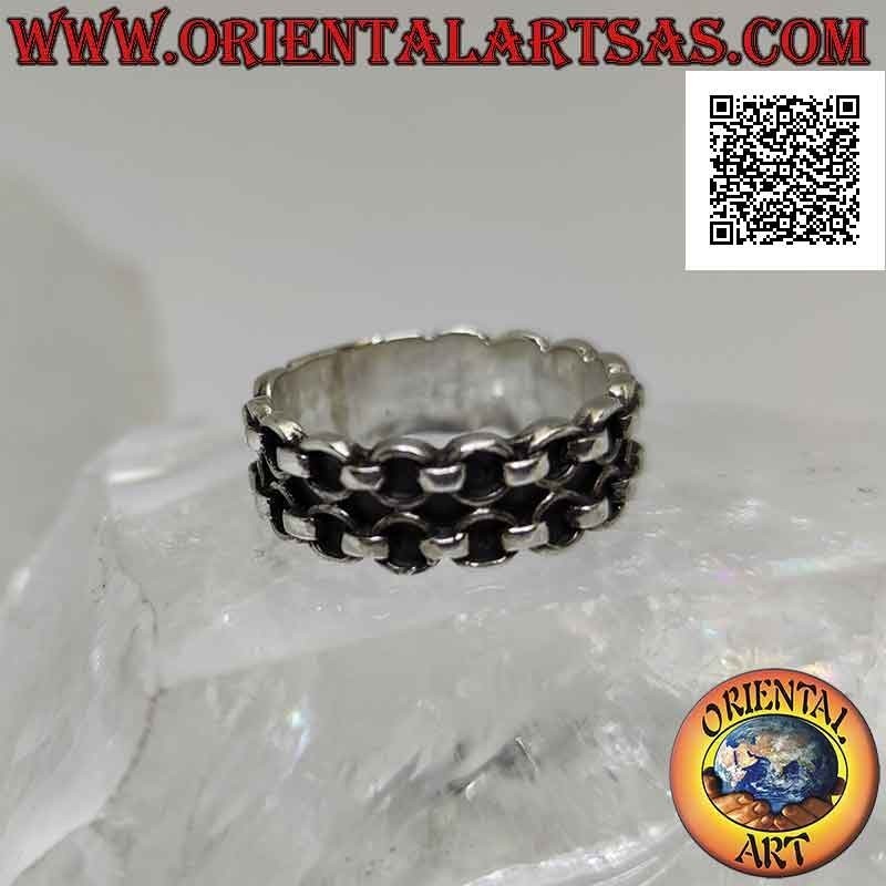 Silberring mit gearbeitetem Band, zweireihige Kette mit erhabenen Ringen