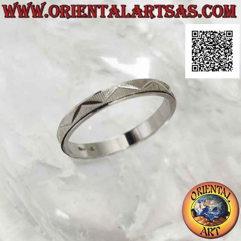 Silberring mit gearbeitetem Band, Diamant gestreift mit gravierter gestrichelter Linie