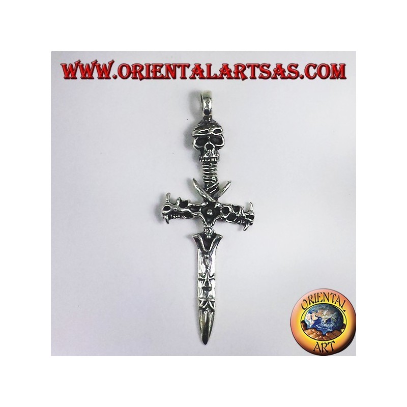 pendentif en argent, l'épée avec le crâne