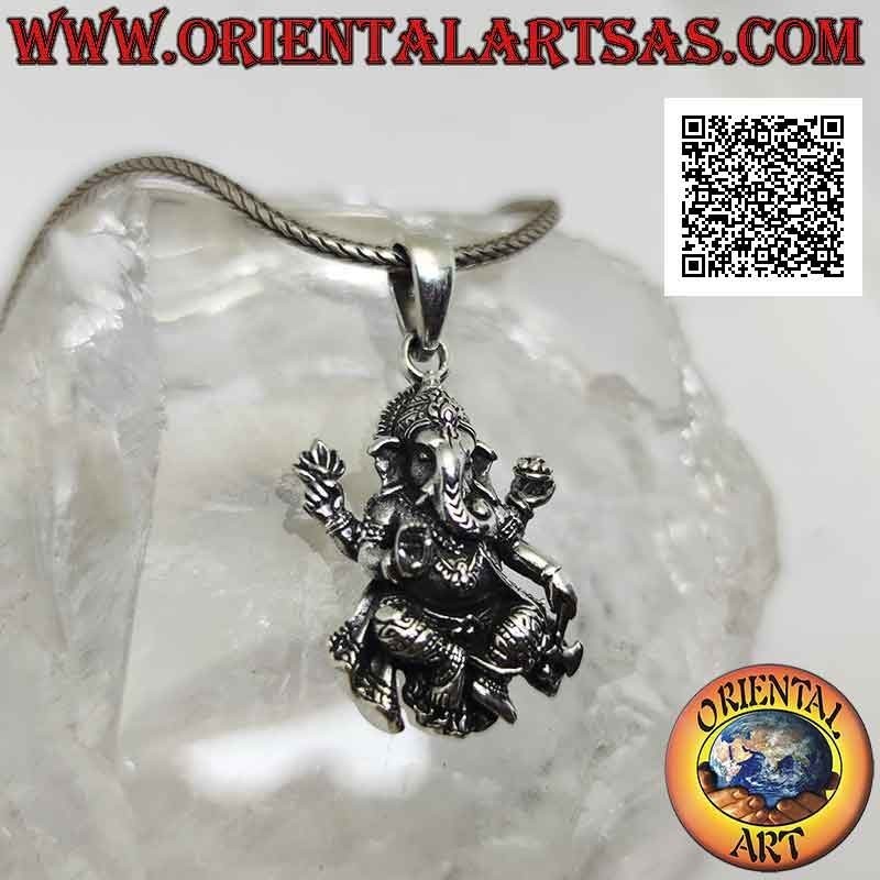 Colgante de plata, estatua de Ganesha o Ganesh (dios elefante) en la posición del Lalitasana.