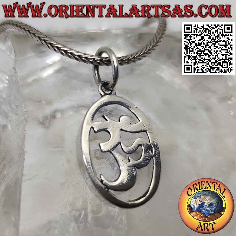 Ciondolo in argento, mantra induista ॐ om nell'ovale liscio e piatto