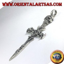 colgante de plata, espada con el cráneo