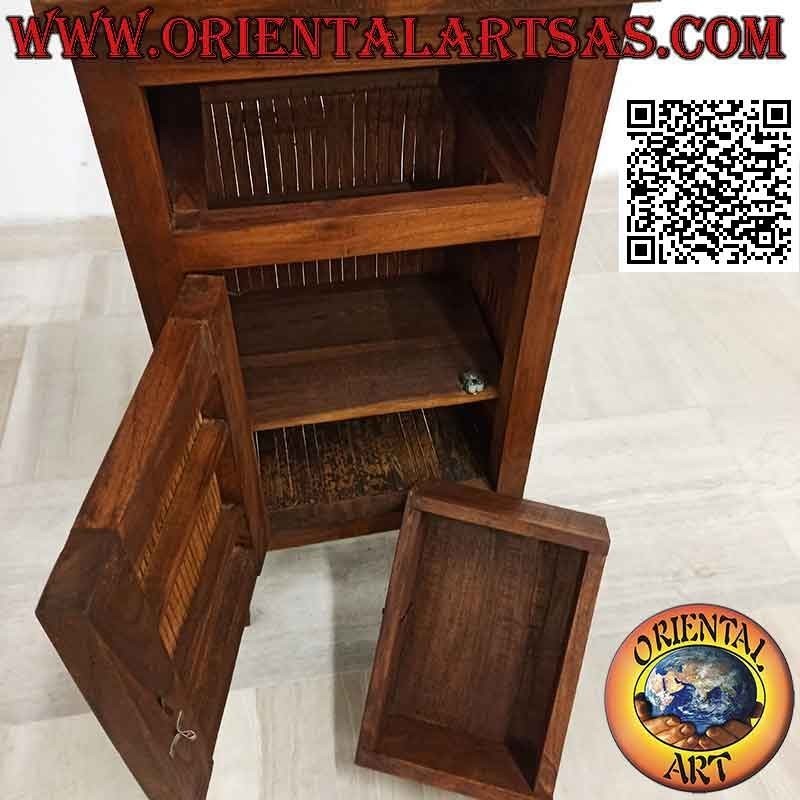 Mesita de noche con cajón y puerta de dos estantes en madera de teca y bambú
