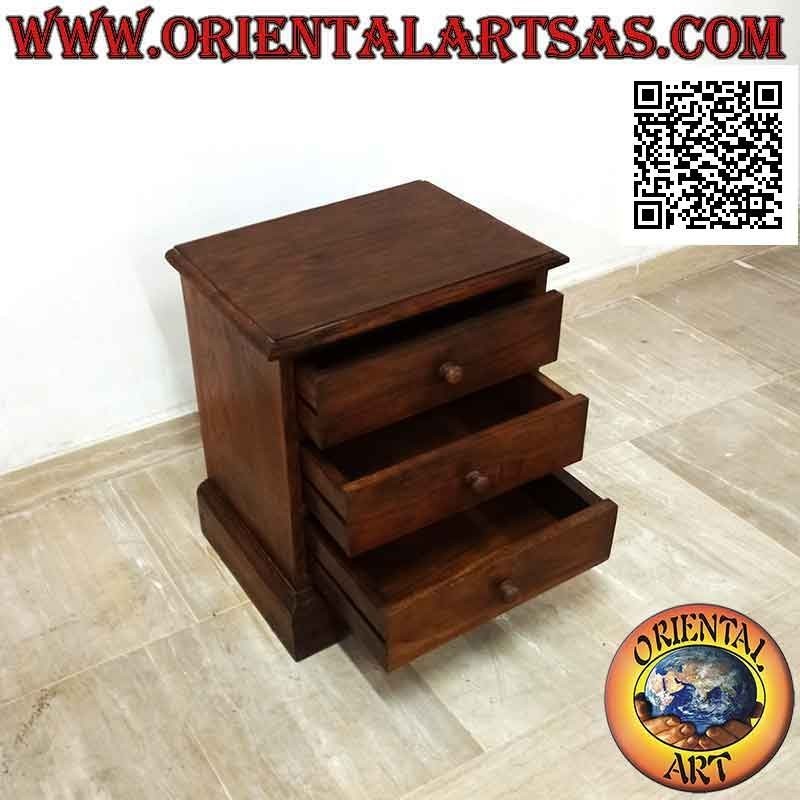 Table de chevet basse avec trois tiroirs en bois de teck
