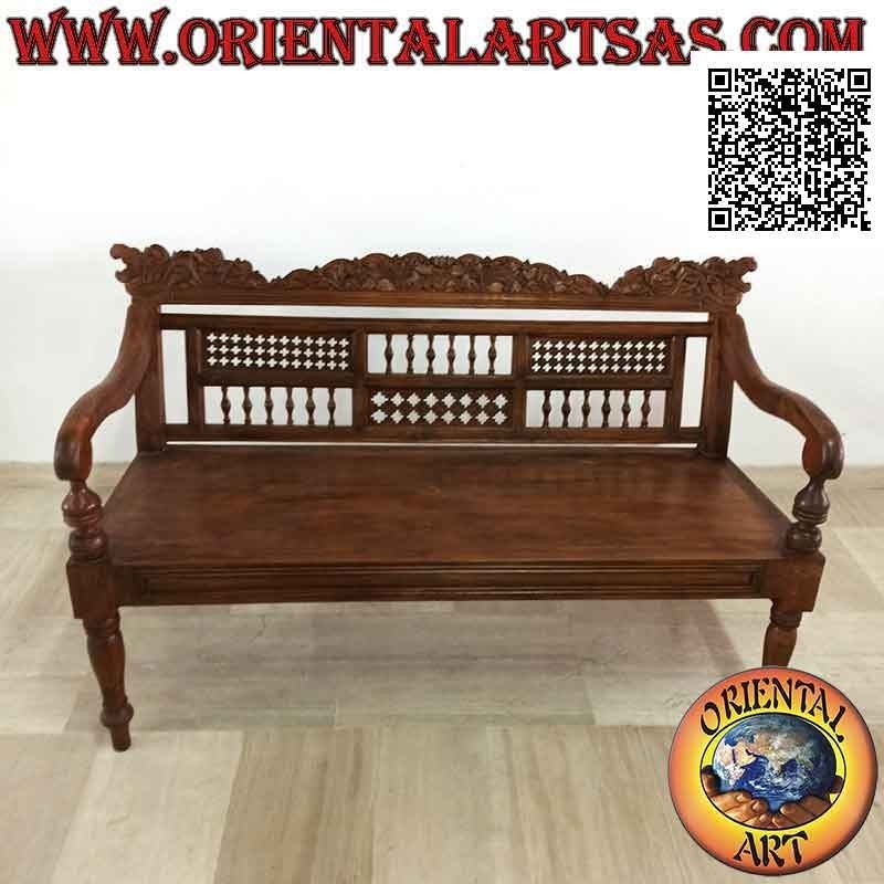 Banco de tres plazas con decoración de dragones tallados a mano y escuadras de columnas y tracería en madera de teca