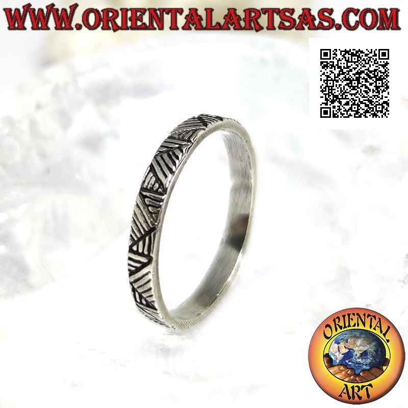 Silver ring with worked band, decoration of carved multidirectional lines