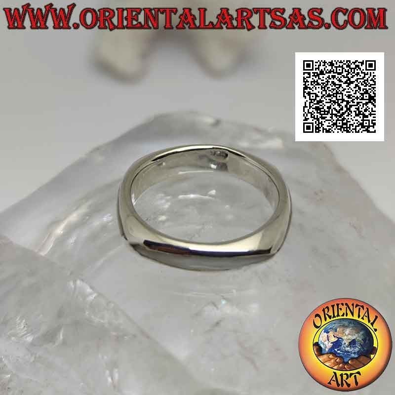 Smooth silver ring with square band with shuttle mother-of-pearl narrow on all four sides