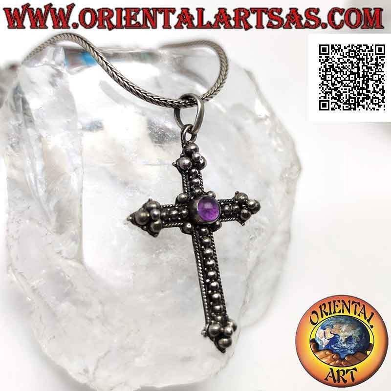 Silberanhänger, orthodoxes Kreuz mit zentralem rundem Amethyst und Kugeldekor