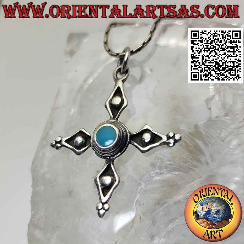 Pendentif en argent croix ancienne de Cerdagne avec turquoise ronde centrale