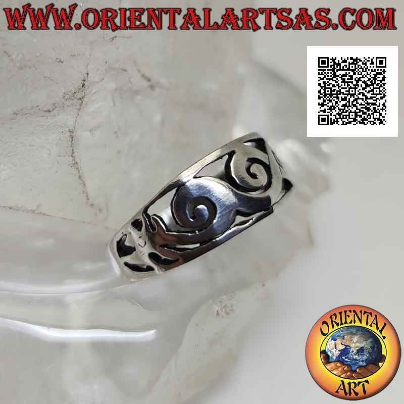 Silver ring with smooth worked band, intertwining stylized perforated dragons