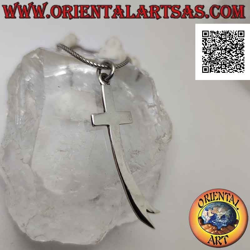 Pendentif en argent, croix latine lisse et plate à terminaison courbe bifurquée