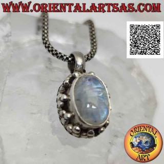 Ciondolo in argento con pietra di luna ovale cabochon contornata da doppia fila di palline e tris