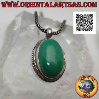 Silberanhänger mit Cabochon ovalem Malachit, umgeben von Weberei