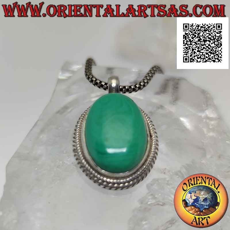 Colgante de plata con cabujón ovalado de malaquita rodeado de tejido