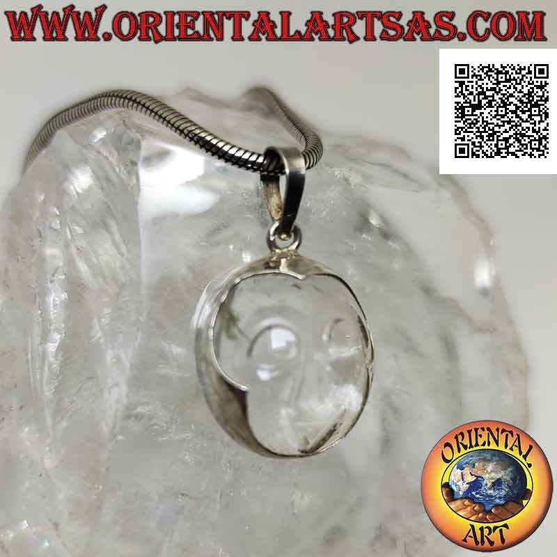 Pendentif en argent avec le visage de sérénité gravé sur cristal de roche