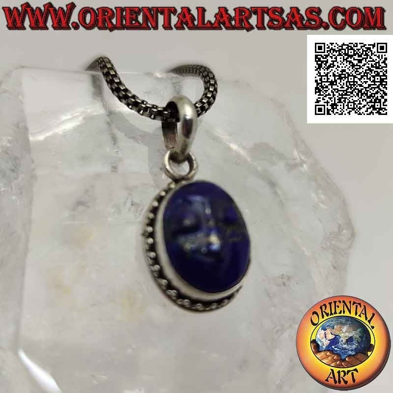 Pendentif en argent avec le visage de sérénité gravé sur lapis lazuli entouré de trio de boules