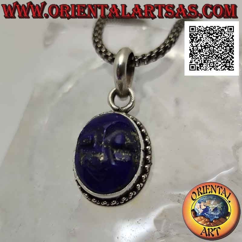 Pendentif en argent avec le visage de sérénité gravé sur lapis lazuli entouré de trio de boules