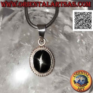 Silberner Anhänger mit schwarzem Stern (Diopsid) ovaler Cabochon, umgeben von Weberei