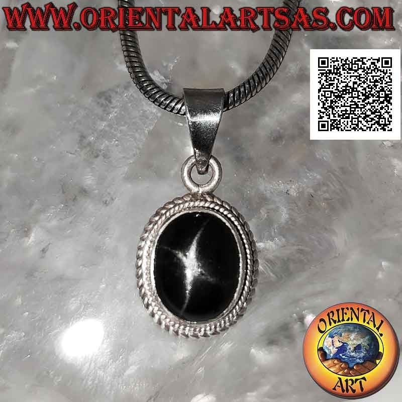 Silberner Anhänger mit schwarzem Stern (Diopsid) ovaler Cabochon, umgeben von Weberei