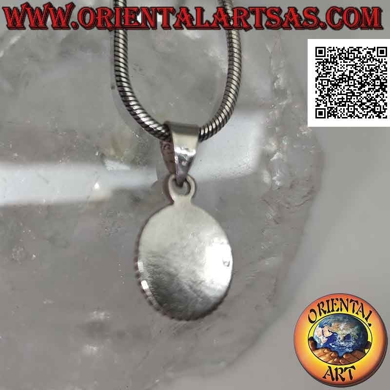 Colgante de plata con estrella negra (diópsido) cabujón ovalado rodeado de tejido