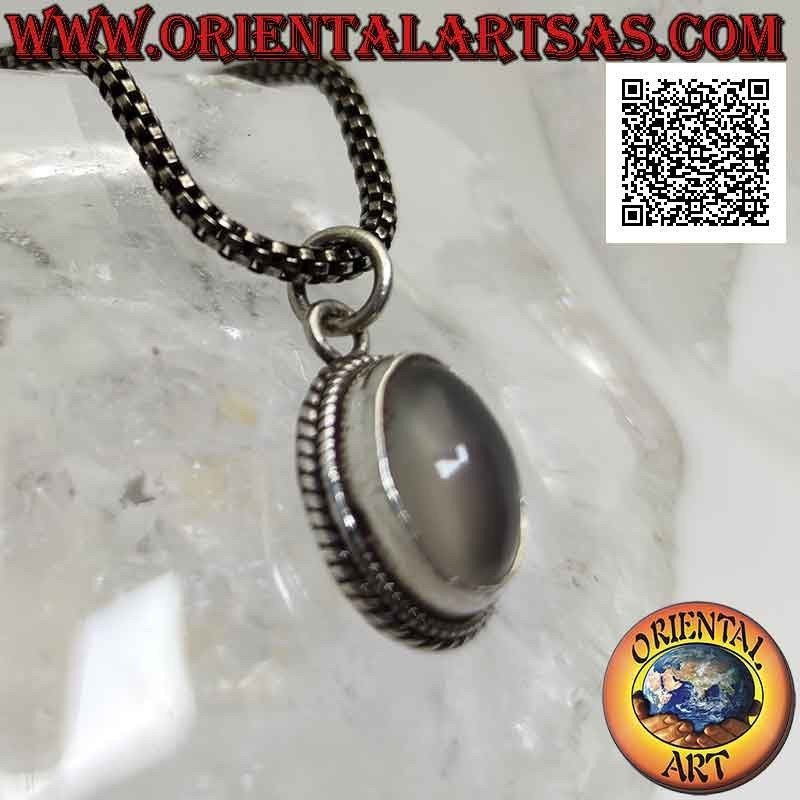 Silberner Anhänger mit Cabochon ovalem Mondstein umgeben von verwobenem und glattem Band