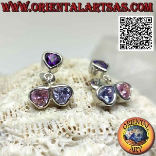 Pendientes de plata, trío de corazones de circonitas de colores en un marco liso