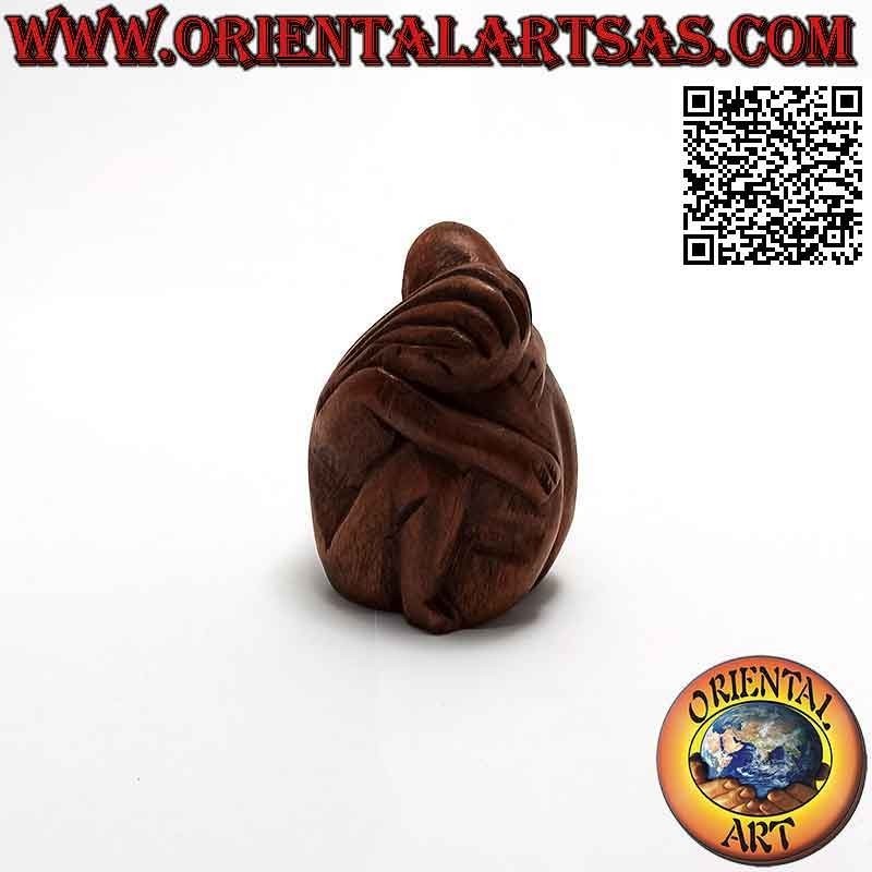 Escultura de 7,5 cm de pareja en abrazo consolador en madera de suar