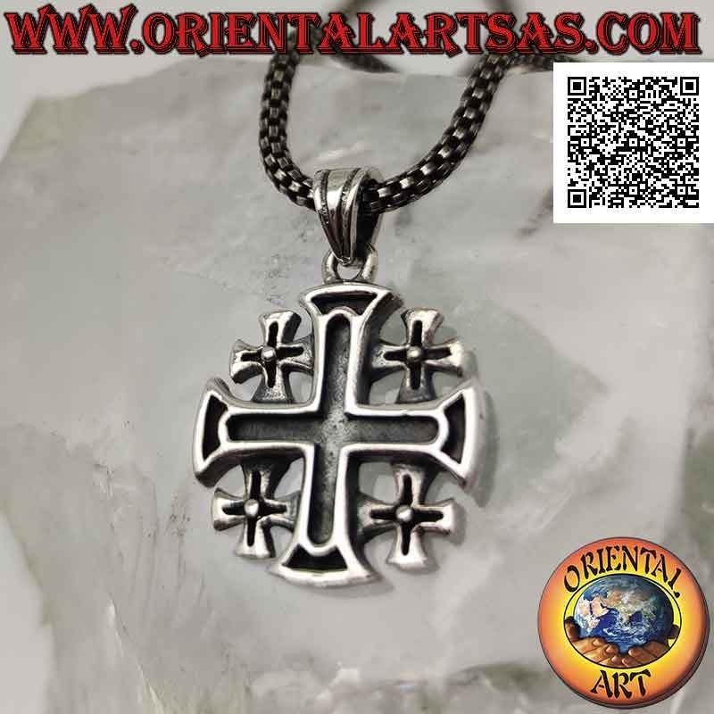 Colgante de plata, cruz de Jerusalén (de los Caballeros del Santo Sepulcro) en diseño de bajorrelieve