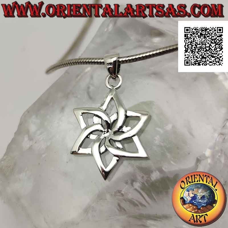 Colgante de plata, rosa celta (símbolo de vida y renacimiento, alegría y esperanza)