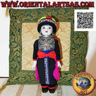 Muñeca tradicional tailandesa de Chiang Mai - la tribu de Meo Dam (hecha a mano)