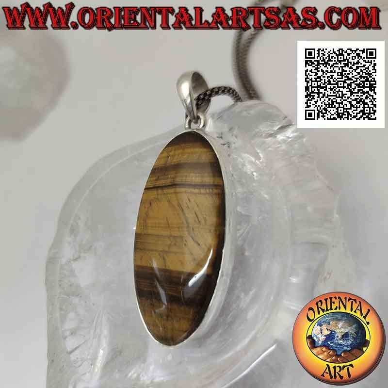 Pendentif en argent avec un grand oeil de tigre ovale avec des stries horizontales sur un cadre lisse