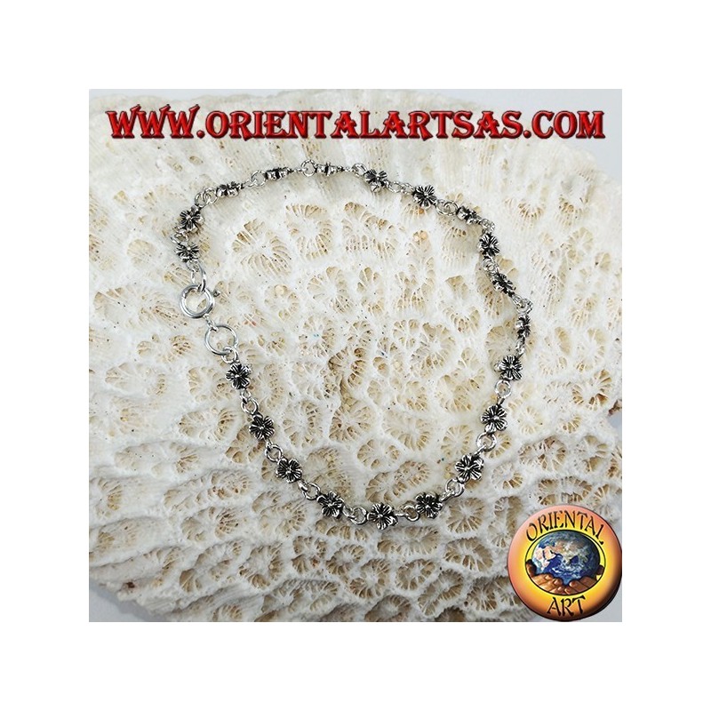 Bracelet of small flowers in silver 925