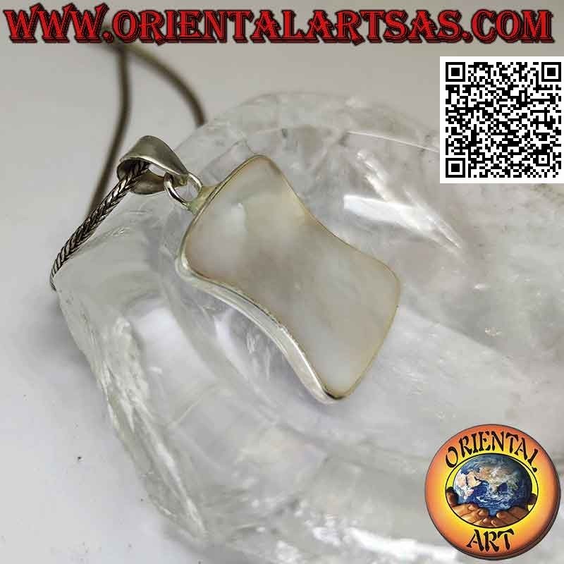 Pendant in silver, white mother-of-pearl in a rounded rectangle with hollow sides