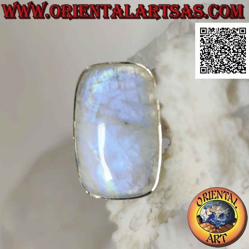 Anillo de plata con piedra lunar arcoíris rectangular redondeada en engaste liso