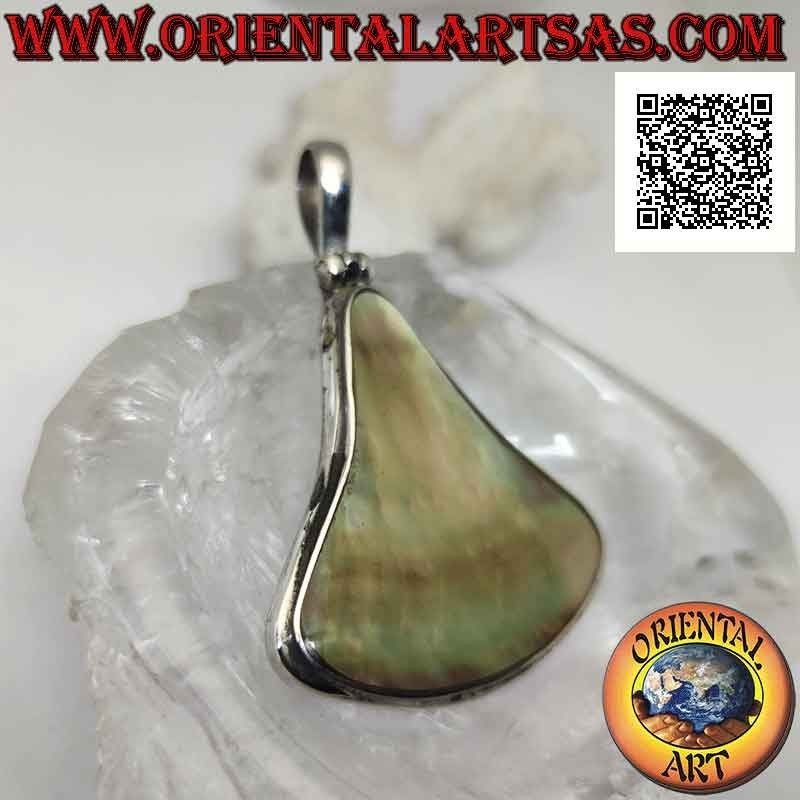 Colgante de plata, nácar triangular redondeado con borde liso (grande)