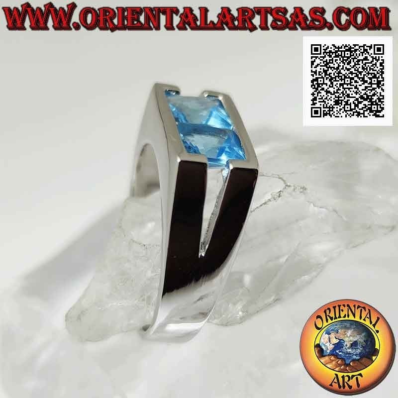 Bague en argent avec une paire de topazes carrées sur une monture rectangulaire lisse