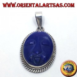 pendentif en argent avec le visage de lapis-lazuli sculpté