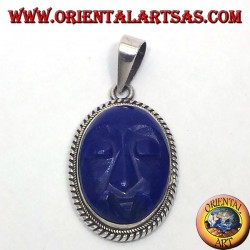pendentif en argent avec le visage de lapis-lazuli sculpté