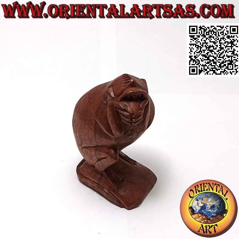 Sculpture of one of the three wise monkeys "I do not speak" in suar wood of 10 cm
