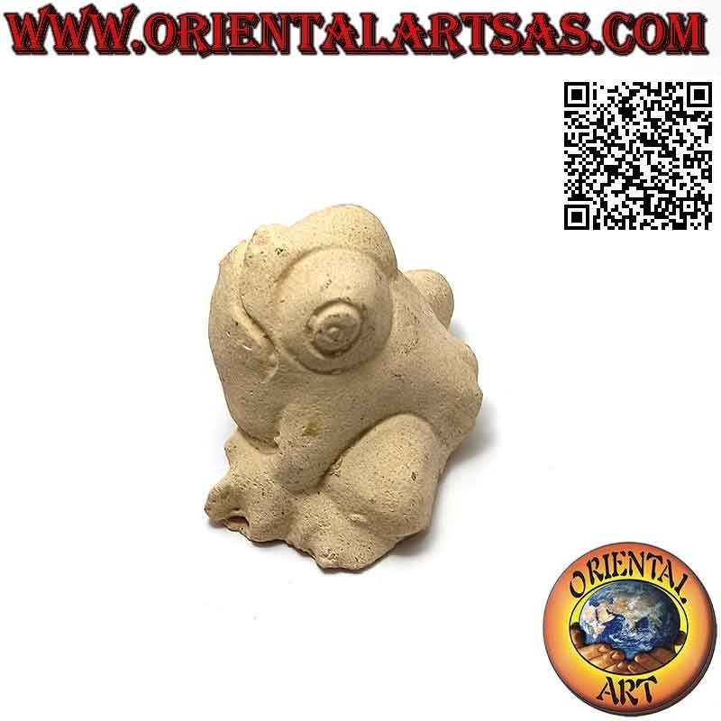 Scultura di un ranocchio intagliata a mano in carparo da 7 cm