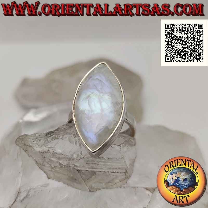 Anillo de plata con piedra lunar arcoíris cabujón ovalado puntiagudo en un marco suave