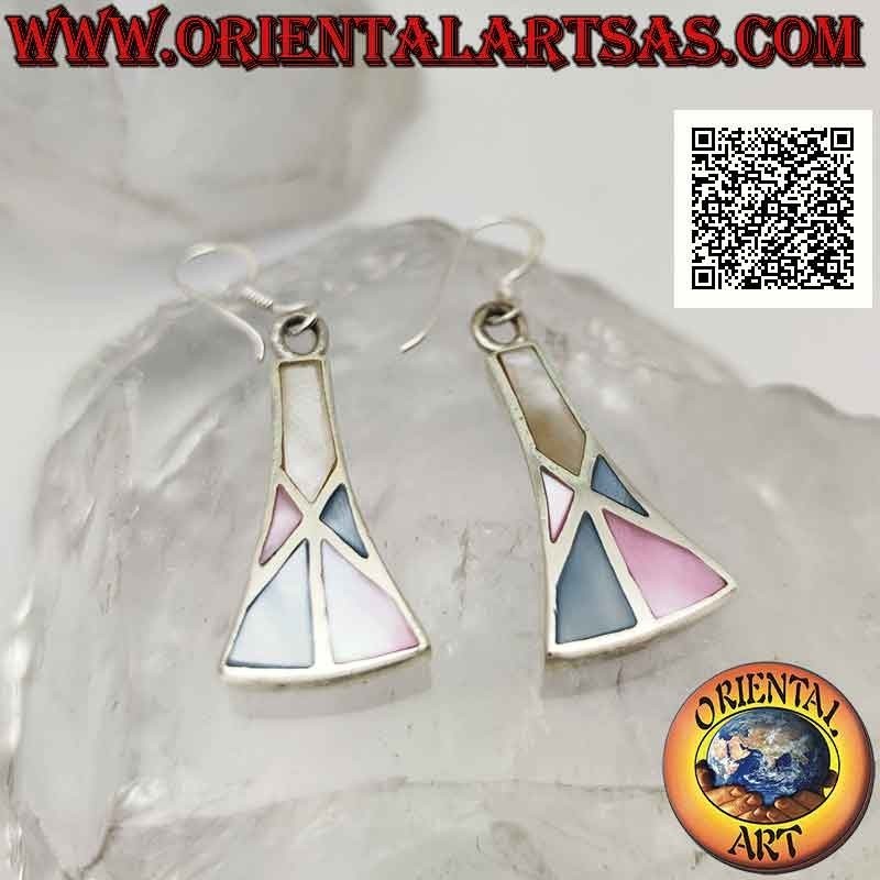 Orecchini in argento a trapezio isoscele curvo con mosaico di madreperla multicolor a filo