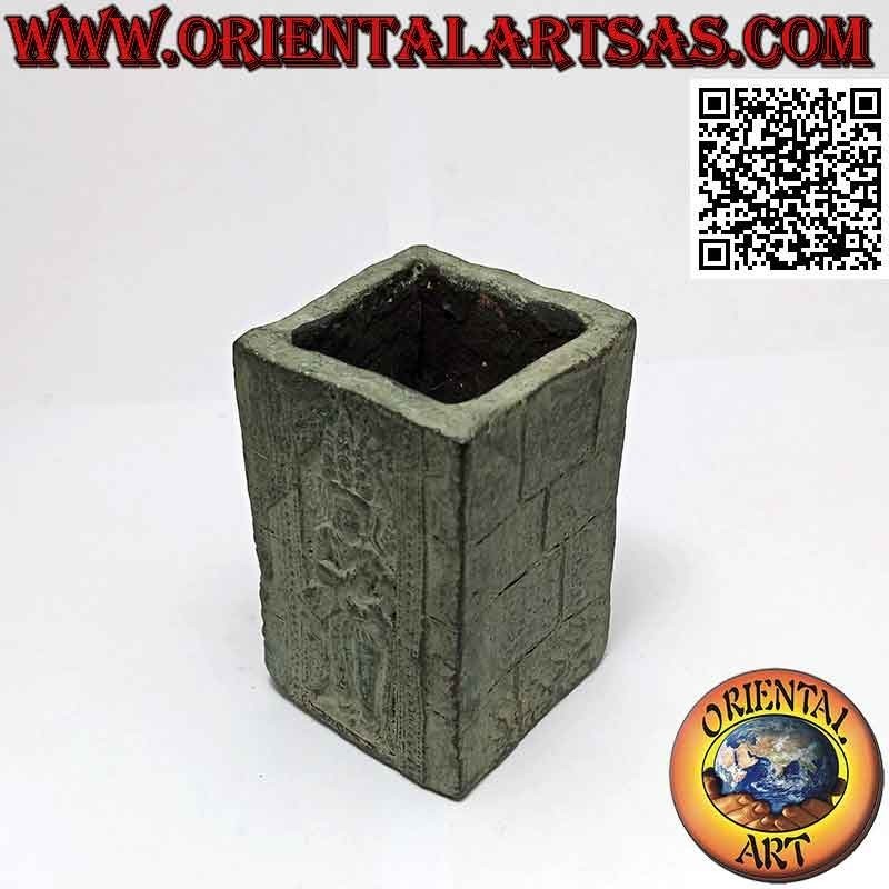 Pot à crayons carré avec bouddha bas-relief en terre cuite verte
