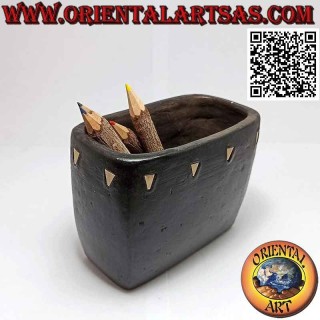 Portapenne rettangolare tradizionale di Lombok con inserti triangolari in resina, in terracotta