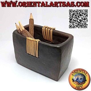 Porte-stylo rectangulaire traditionnel Lombok avec osier central, en terre cuite