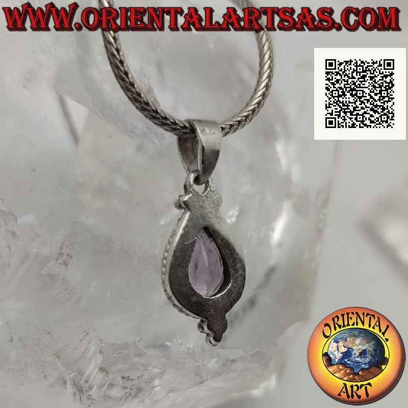 Silberner Anhänger mit tropfenförmigem Amethyst, umgeben von Flechten und drei Kugeln darunter (A)