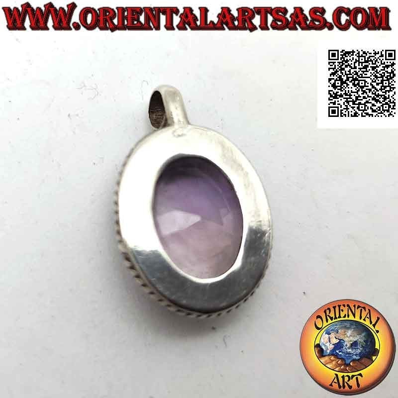 Colgante de plata con gran amatista natural facetada ovalada rodeada de entrecruzamiento
